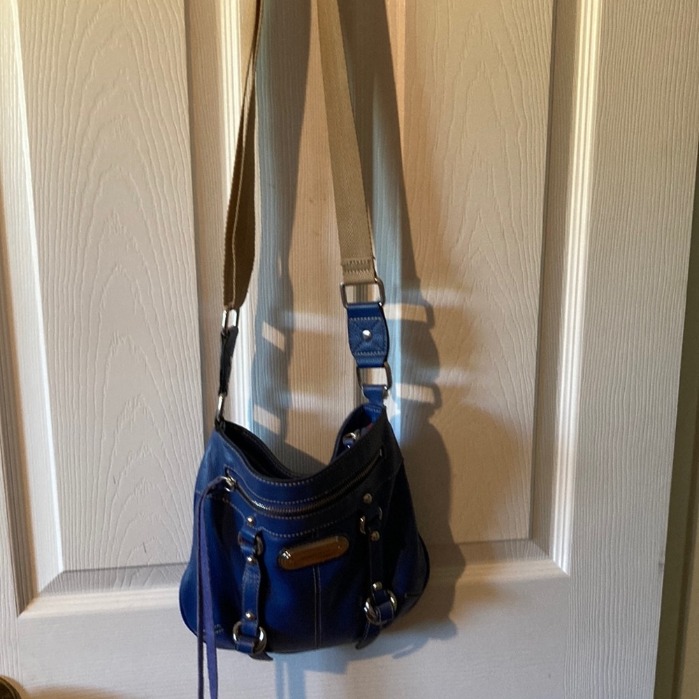 Navy blue shoulder bag